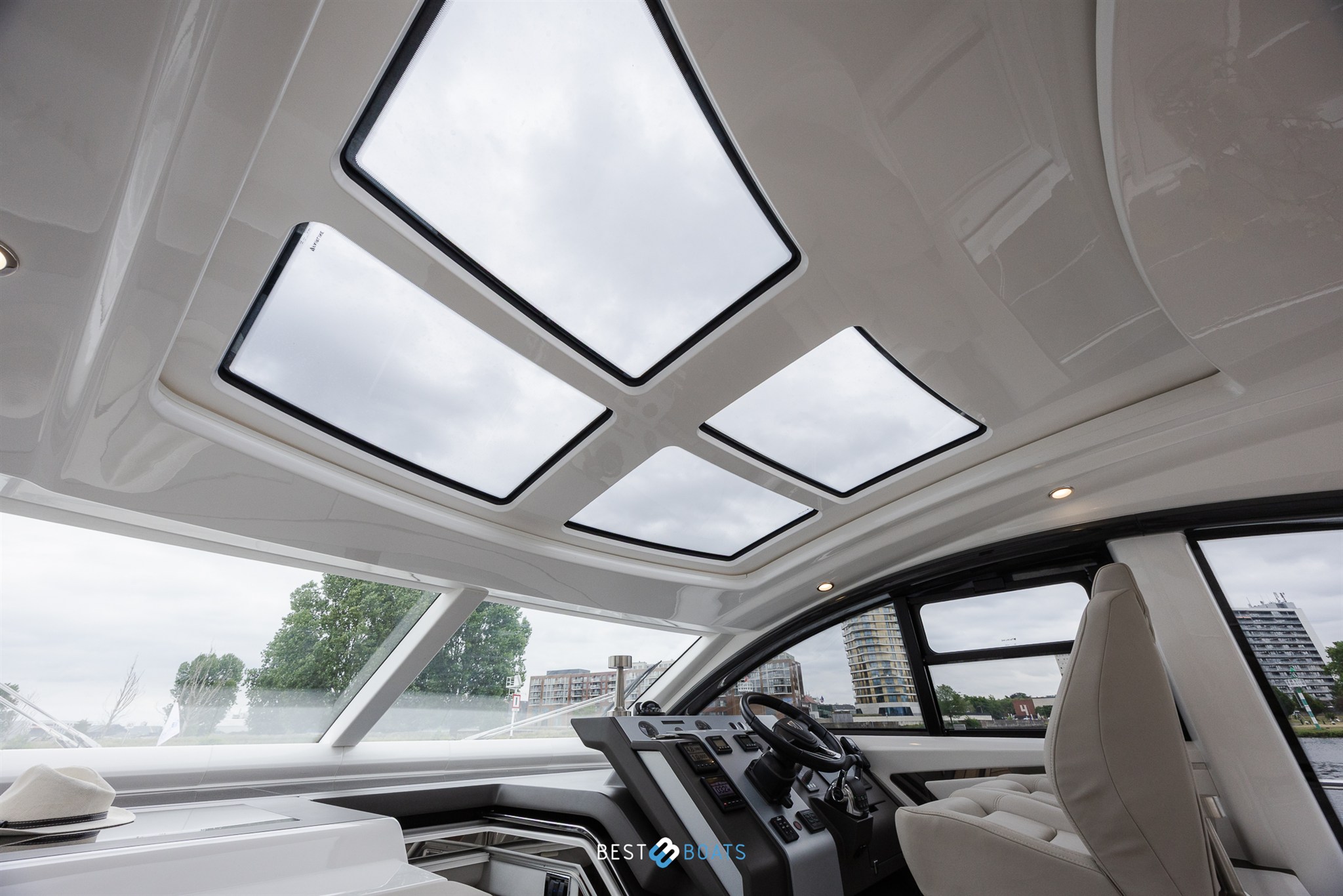 foto: 17 Fairline Targa 53 OPEN