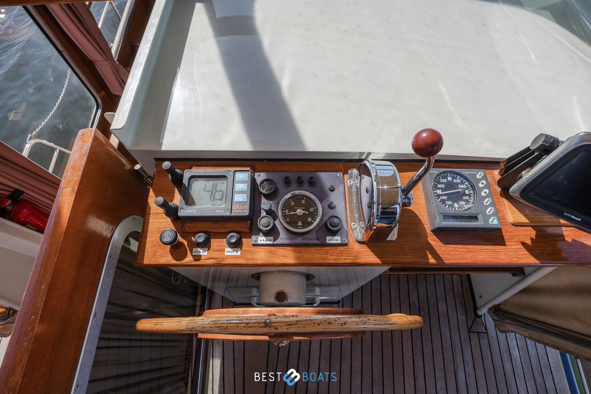 foto: 14 Linssen  St. Jozef 1050 Salon AK-L