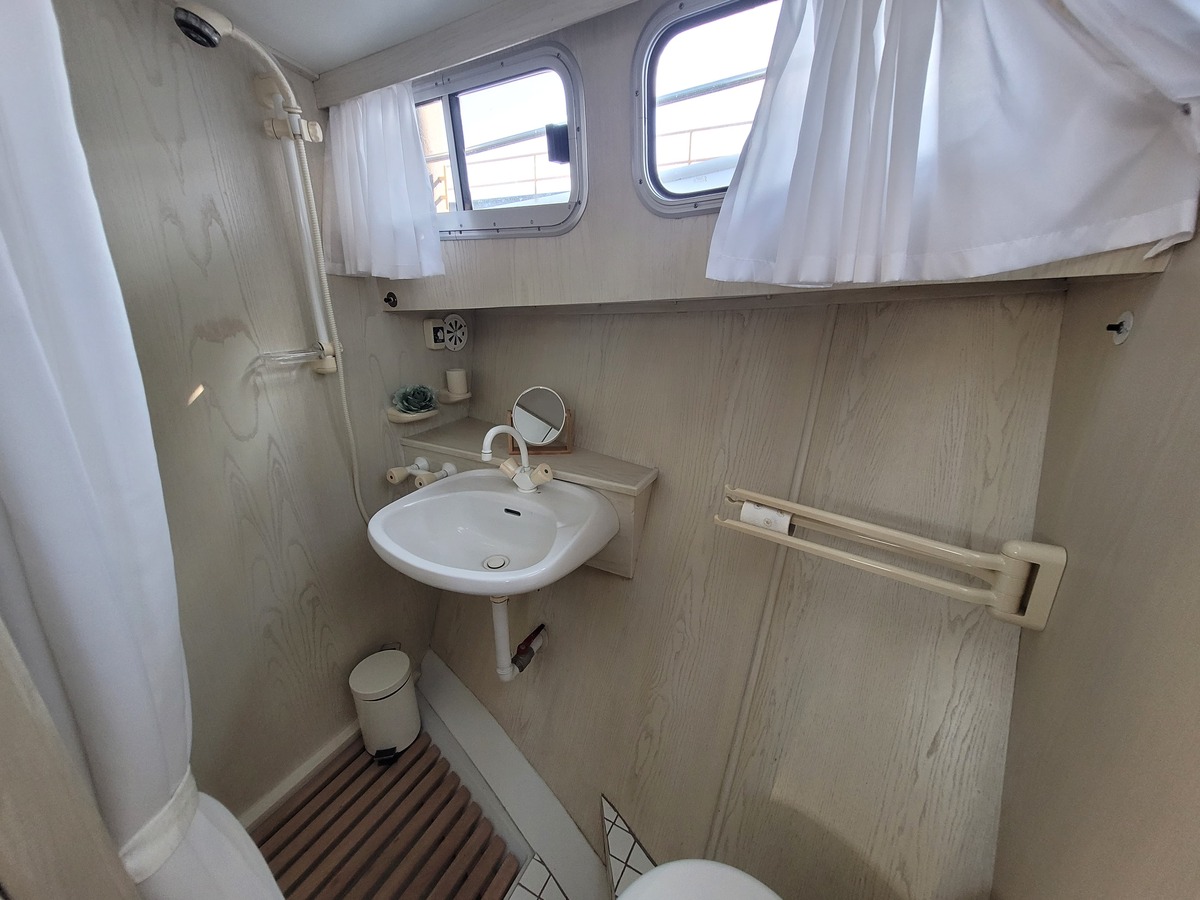foto: 16 Linssen  42 SL 