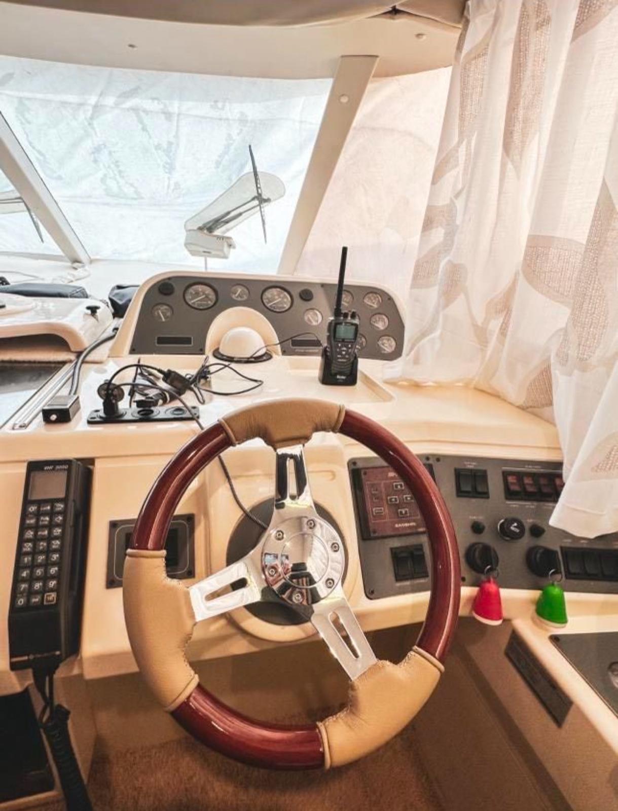 foto: 12 Princess Princess 48 Flybridge