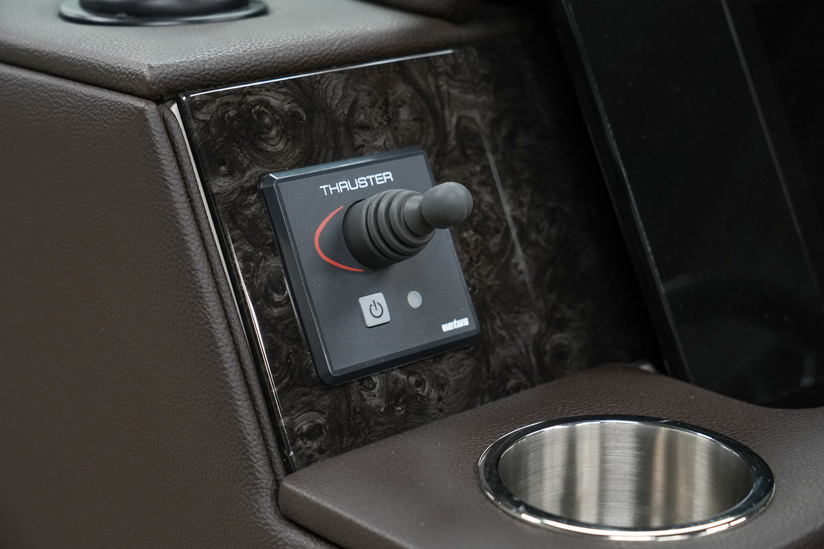 foto: 6 Sea Ray SDX 270