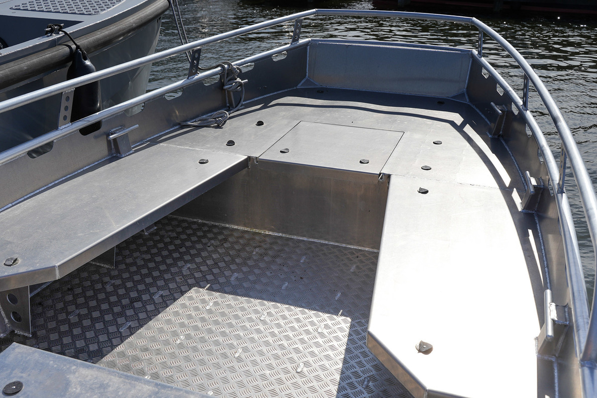 foto: 12 Dock Steel 650