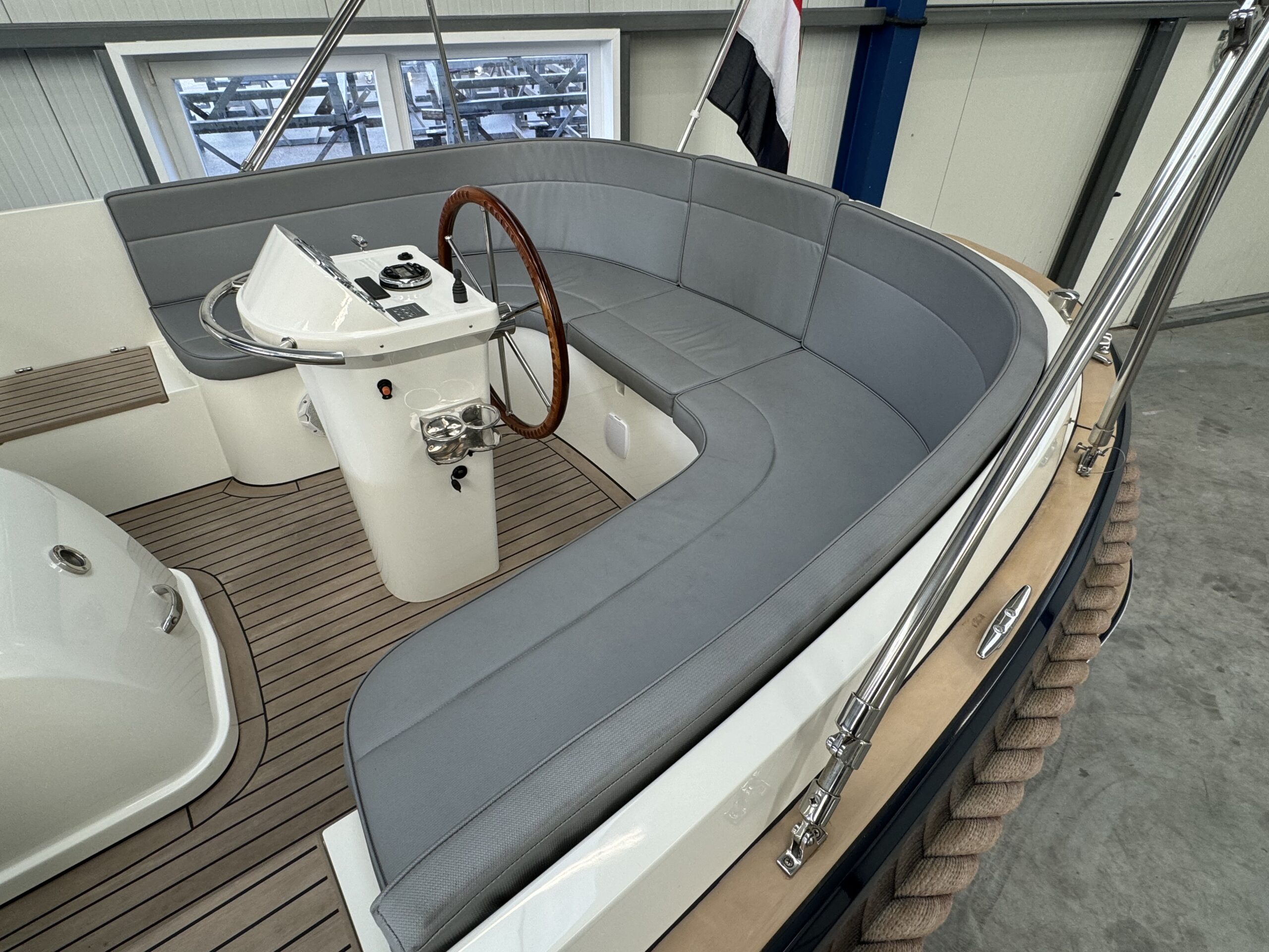 foto: 23 Motorboat 800