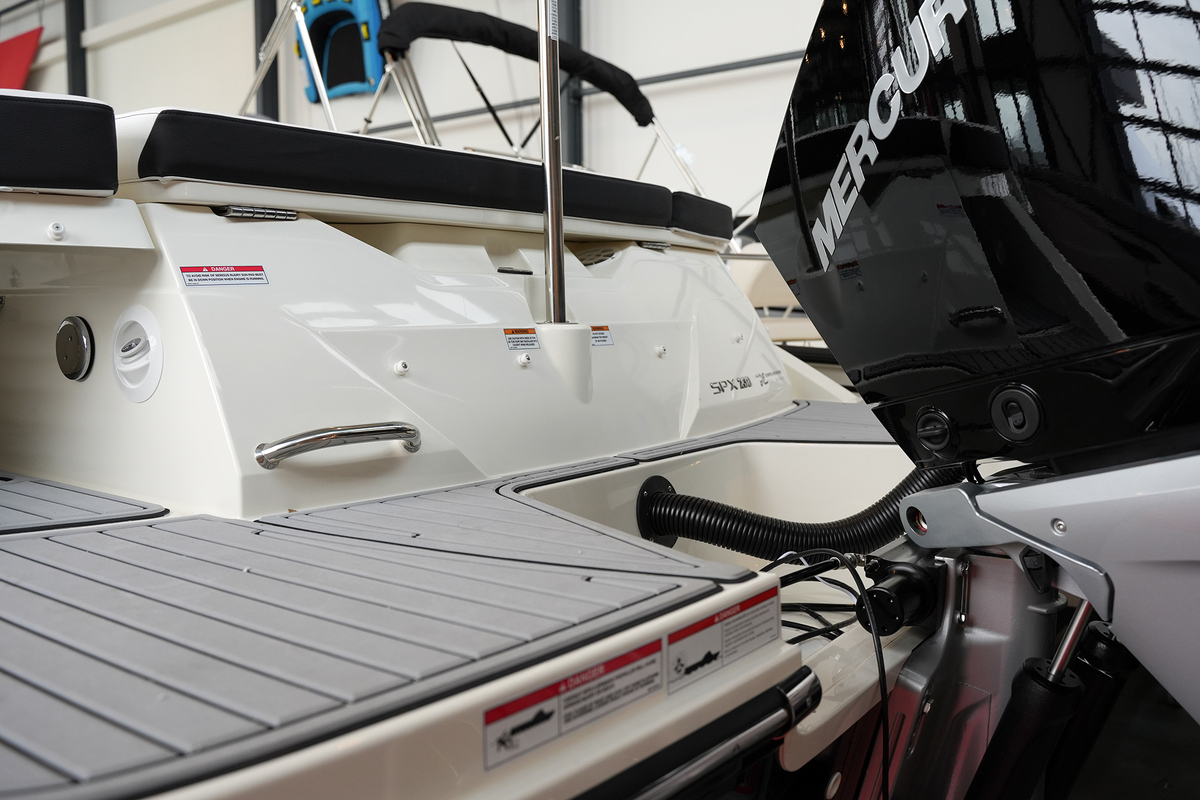 foto: 25 Sea Ray SPX 230 Outboard