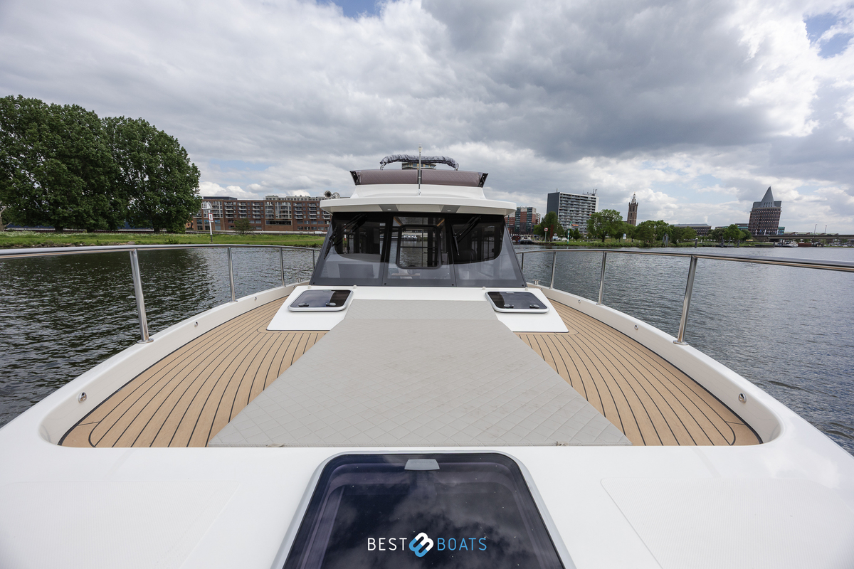 foto: 16 Cobra Yachts Futura 36 Premium Fly