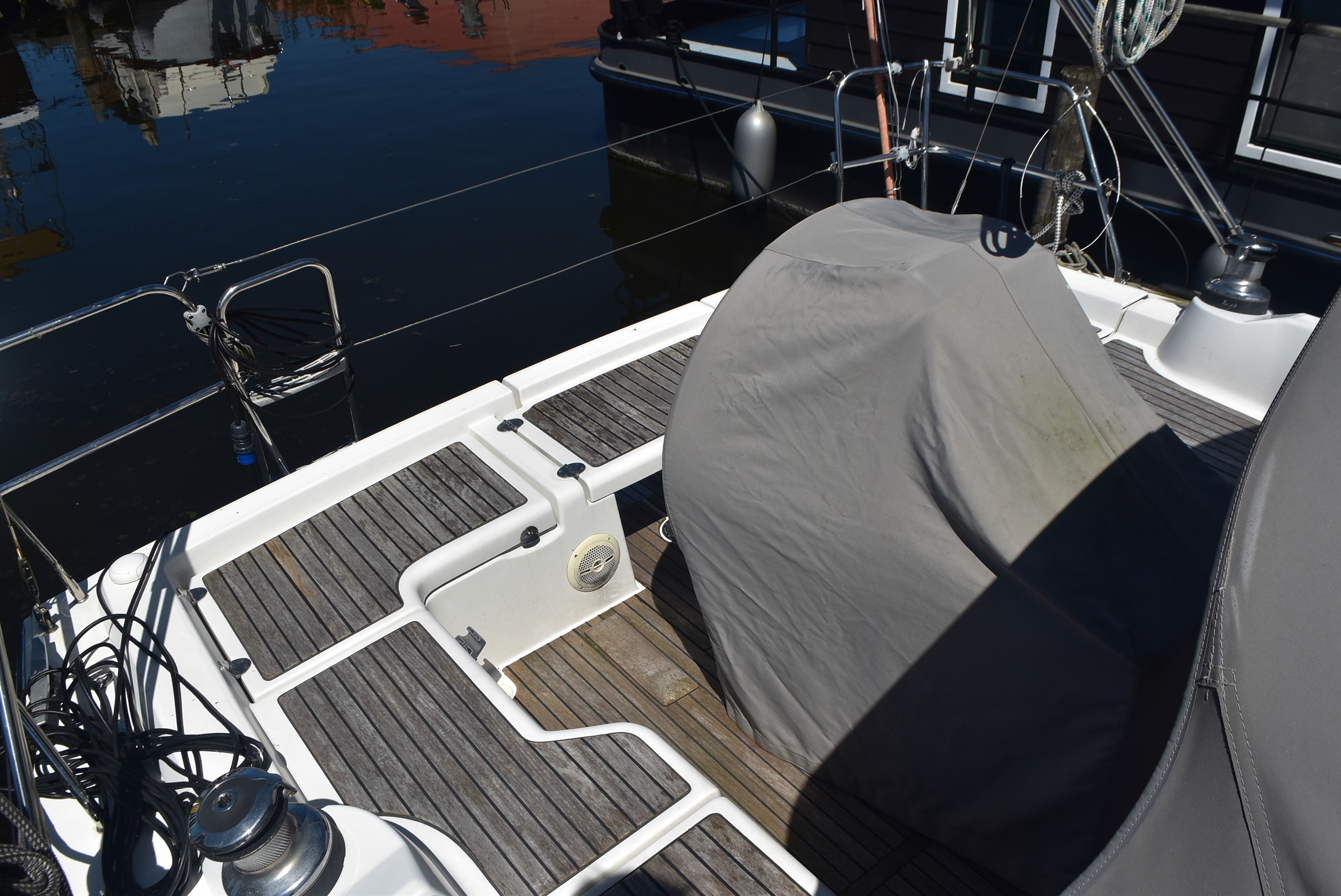 foto: 8 Beneteau Oceanis 37