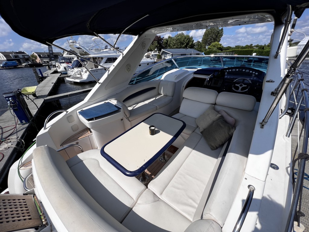 foto: 8 Sealine  S38