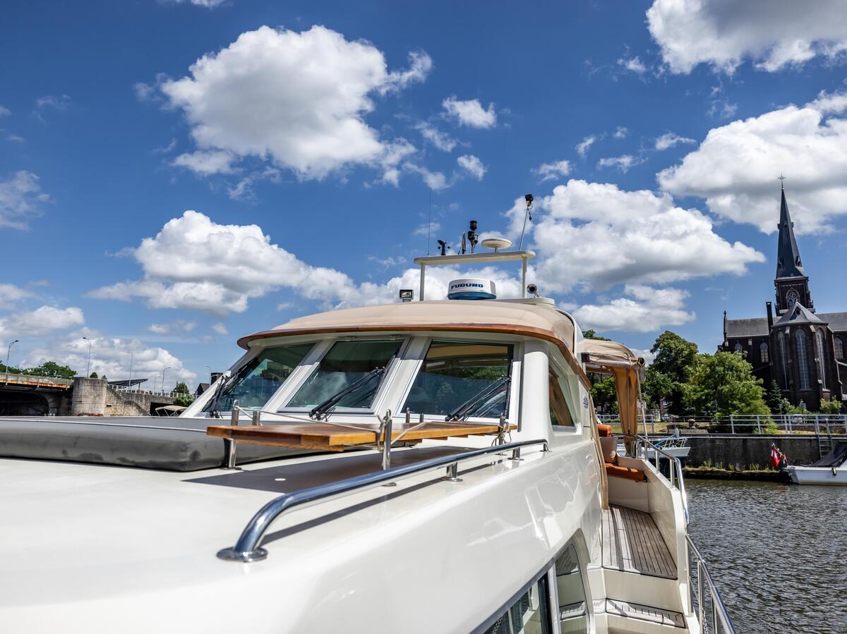 foto: 30 Linssen  Grand Sturdy 500 Variotop