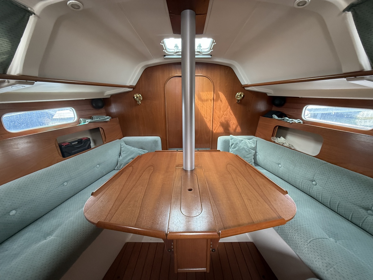 foto: 9 Beneteau Oceanis 321