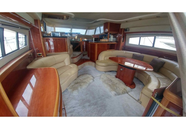 foto: 5 Sealine T 52