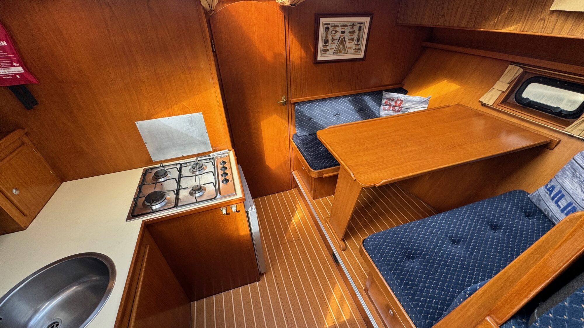 foto: 8 Vri-Jon Vri-Jon Contessa 37 AK Cabrio