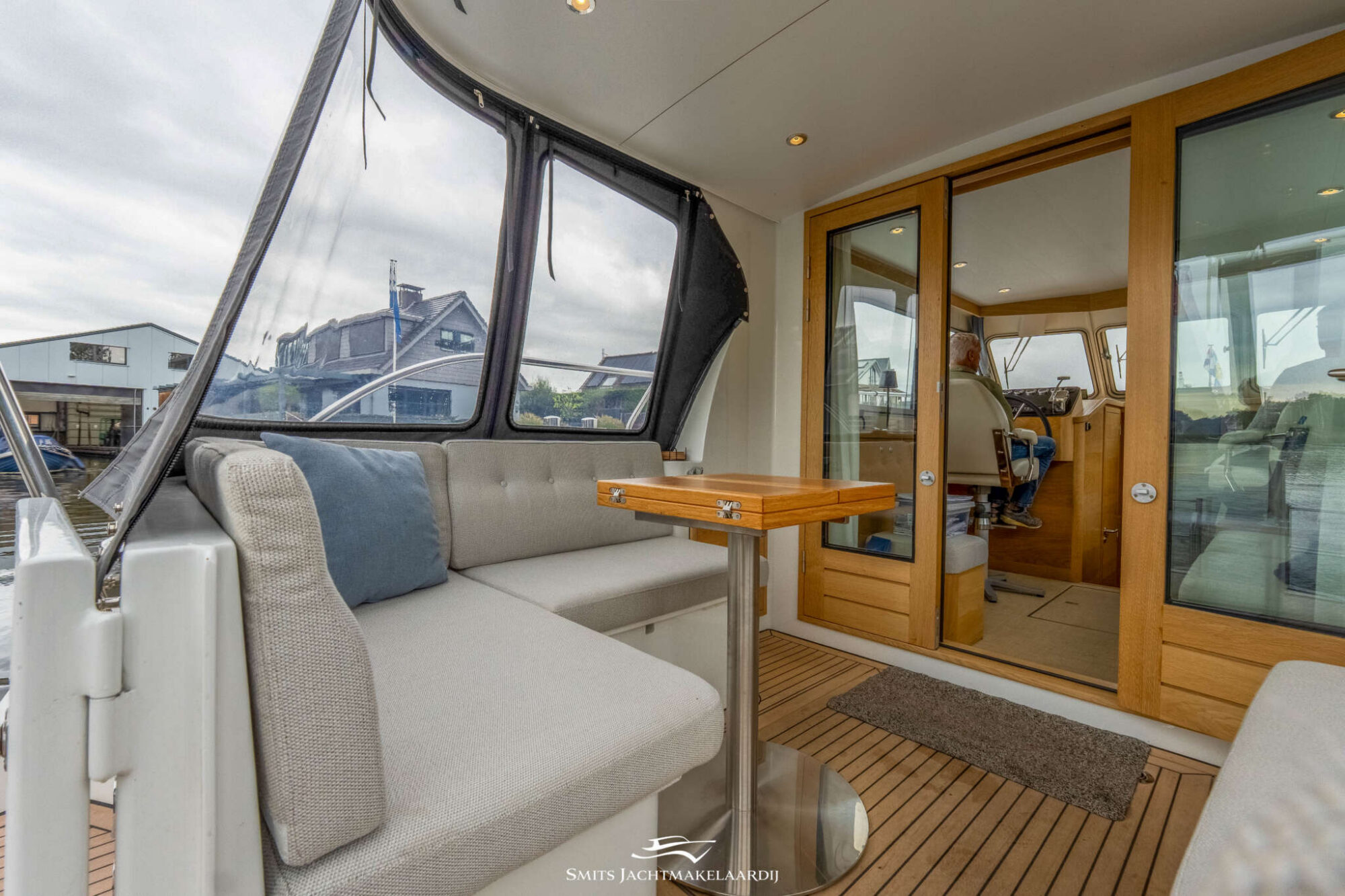 foto: 10 Vedette Vedette 33 Salon Comfort Line