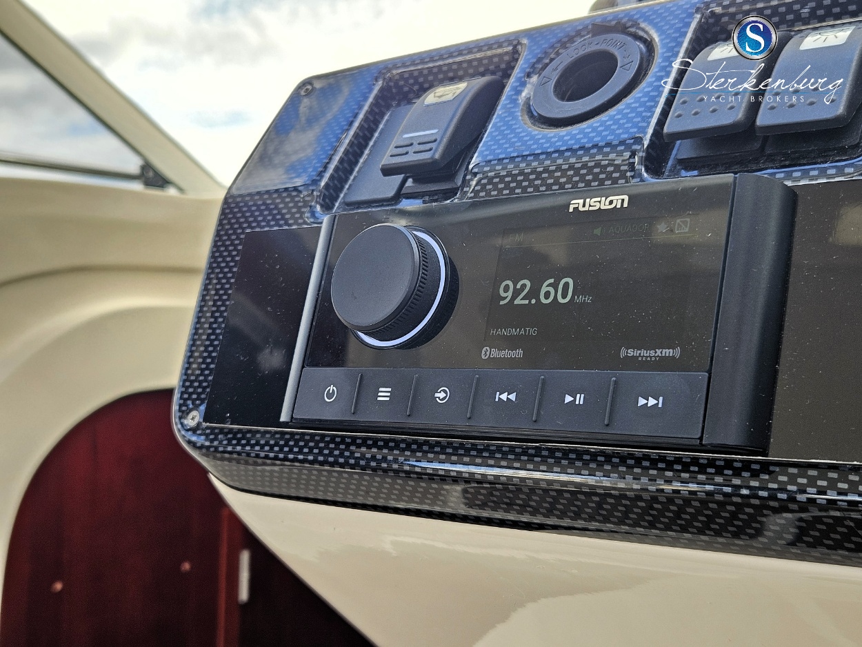 foto: 16 Aquador 33 HT