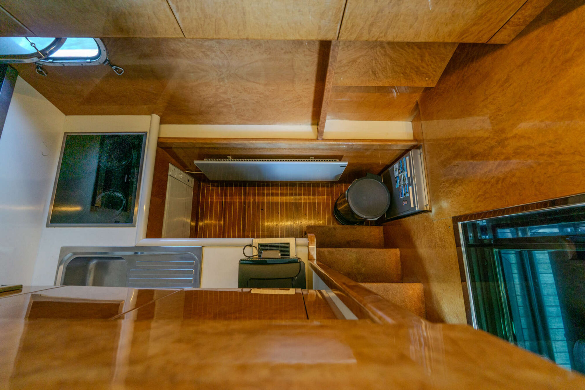 foto: 17 Mochi Craft Mochi Craft 43 Flybridge