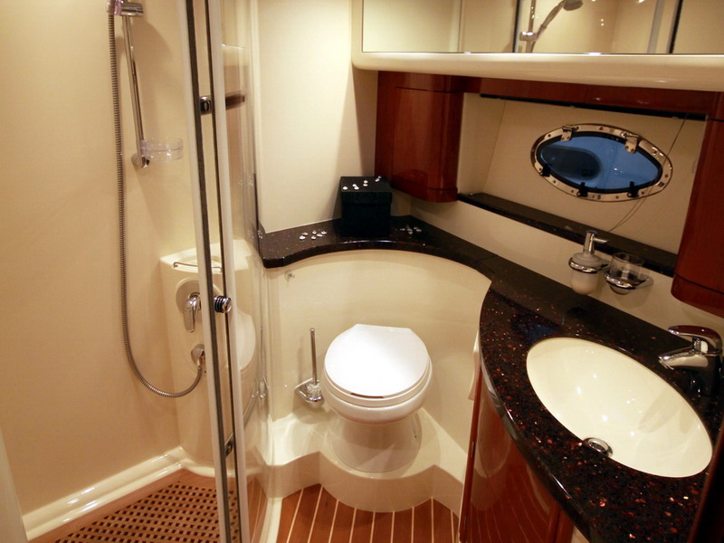 foto: 5 Fairline Phantom 50