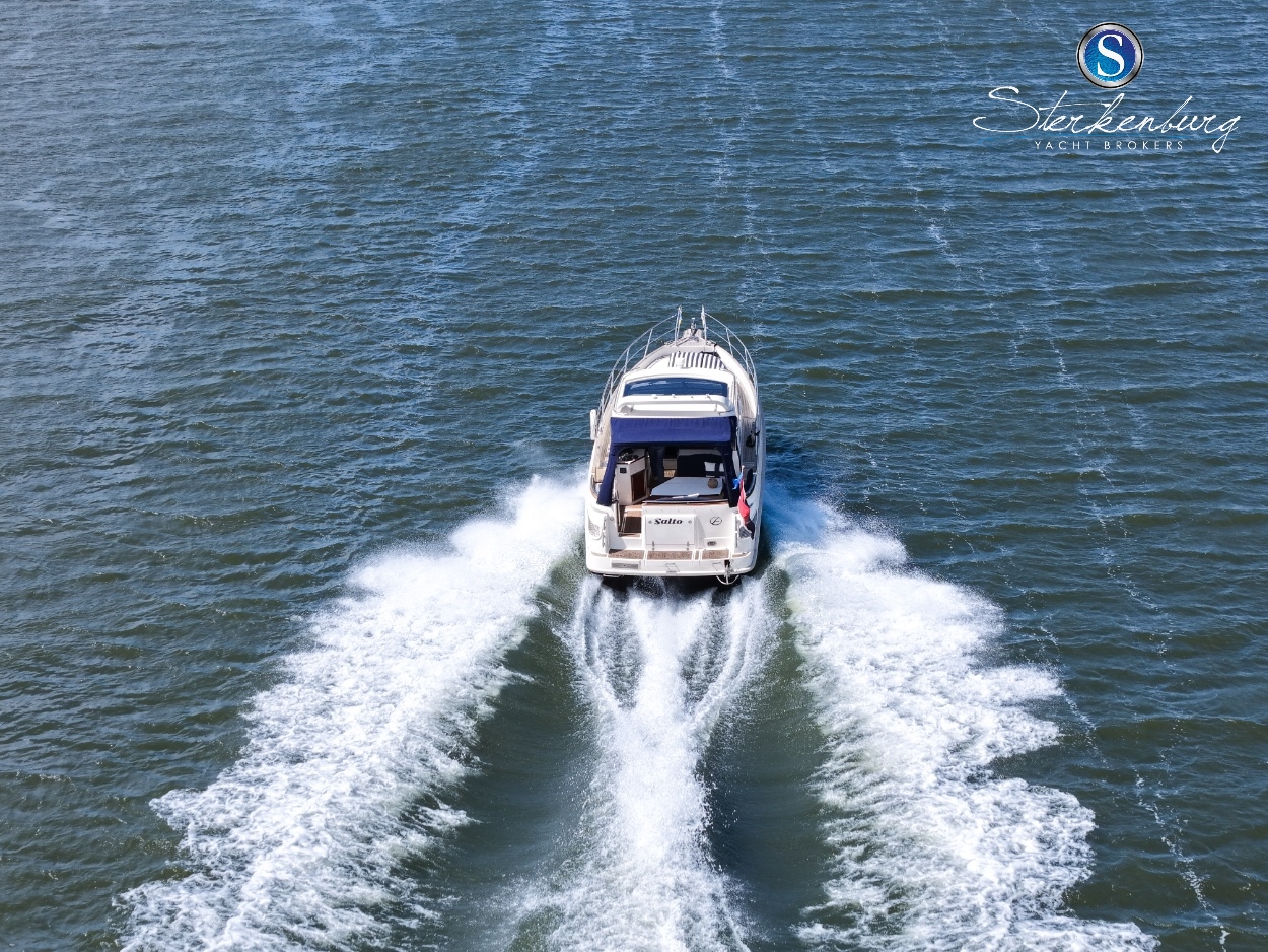 foto: 17 Aquador 33 HT