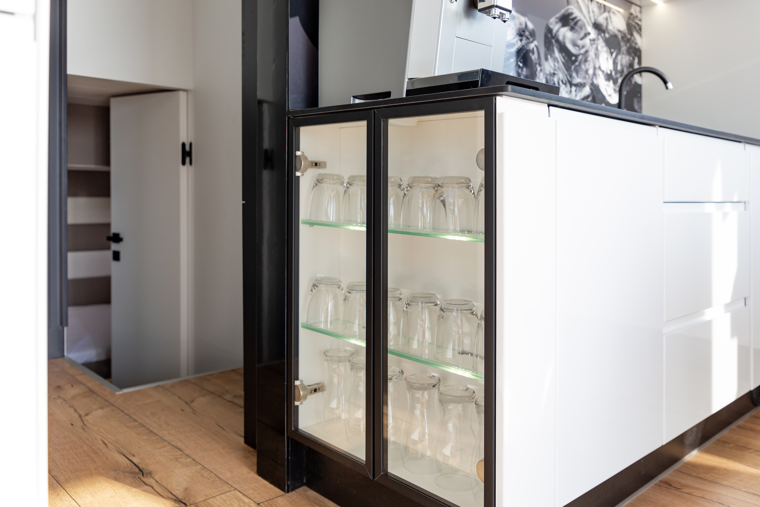 foto: 7 Nomadream Cat-House 1200 Double Decker Houseboat