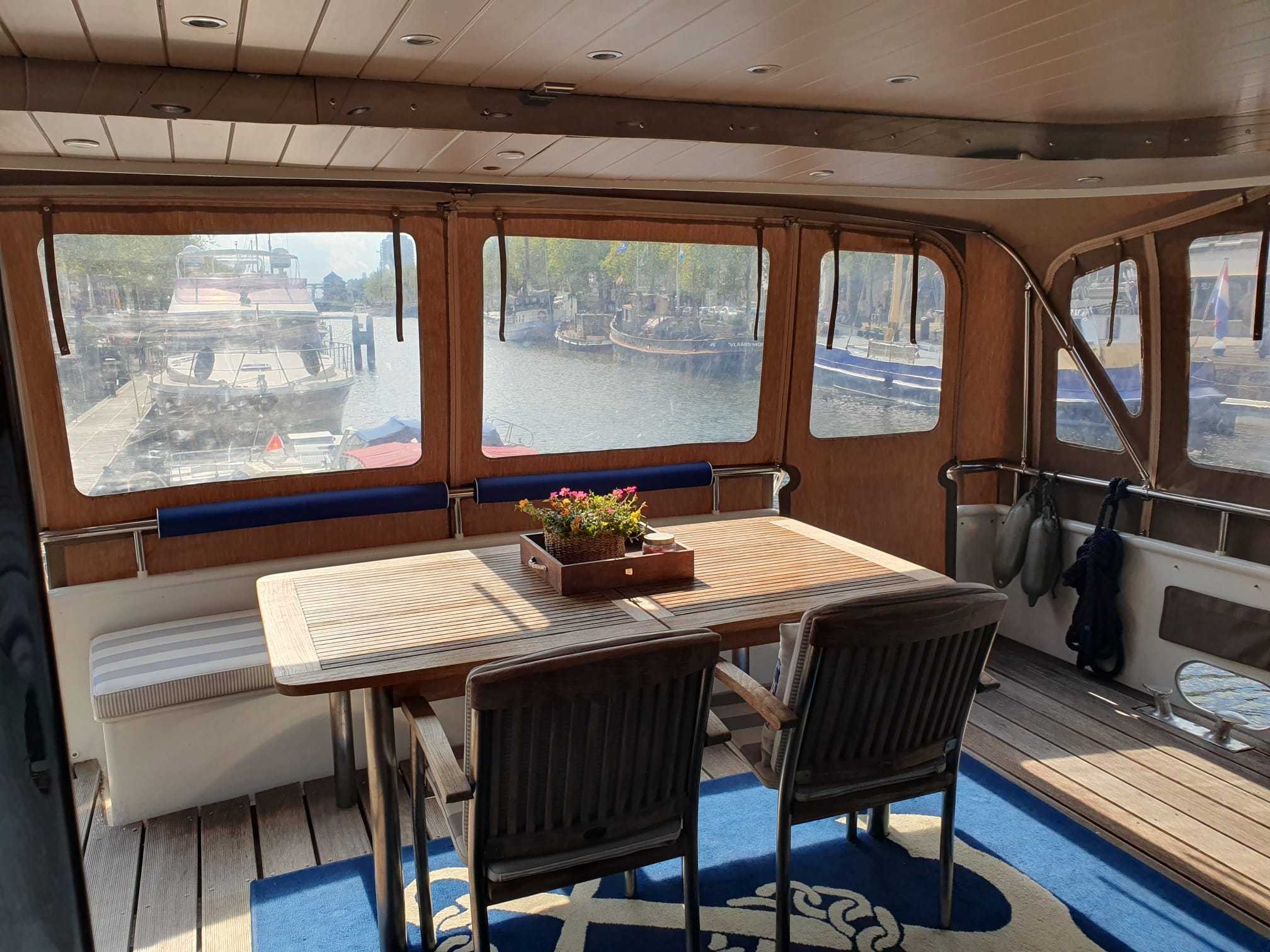 foto: 15 Jacabo 2300 (Varend woonschip)