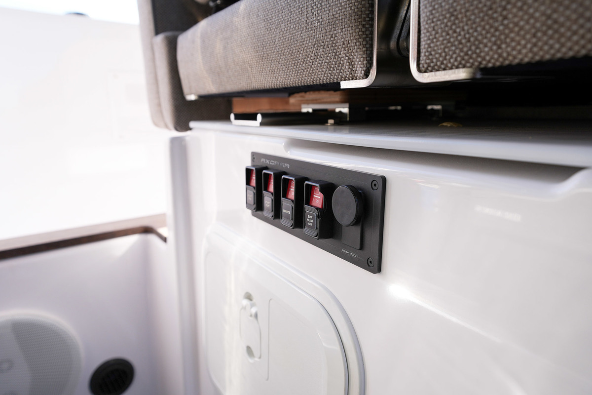 foto: 29 Axopar  37 XC Cross Cabin Mediterrana Edition