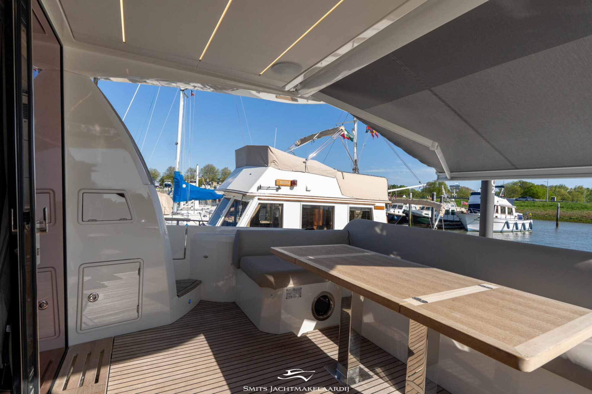 foto: 65 Prestige Prestige 590 Flybridge