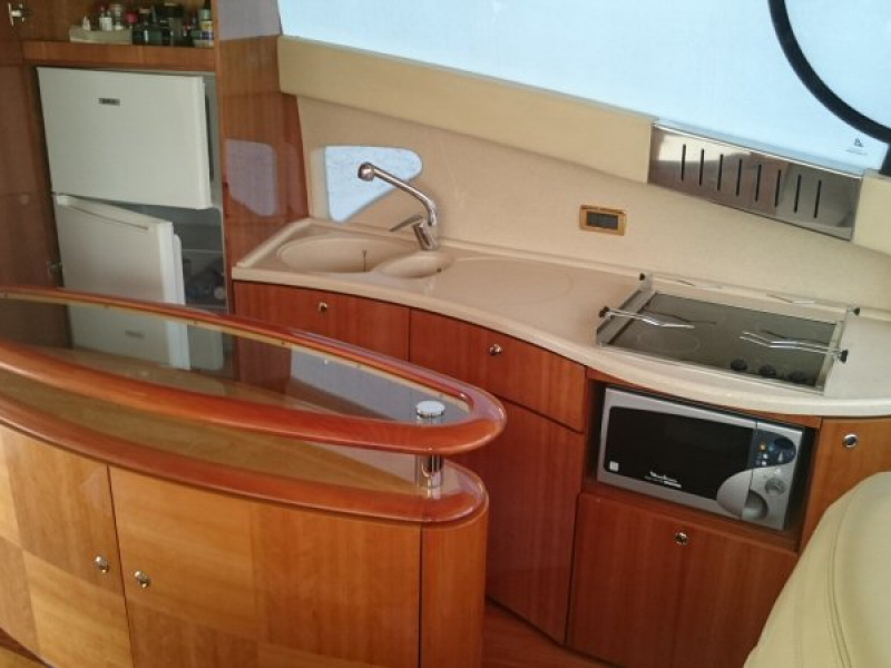 foto: 10 Azimut 55E