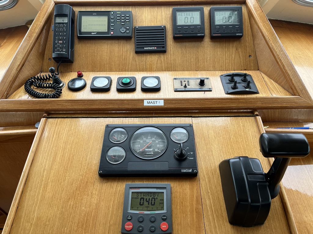 foto: 11 Blauwe Hand Trawler 1400
