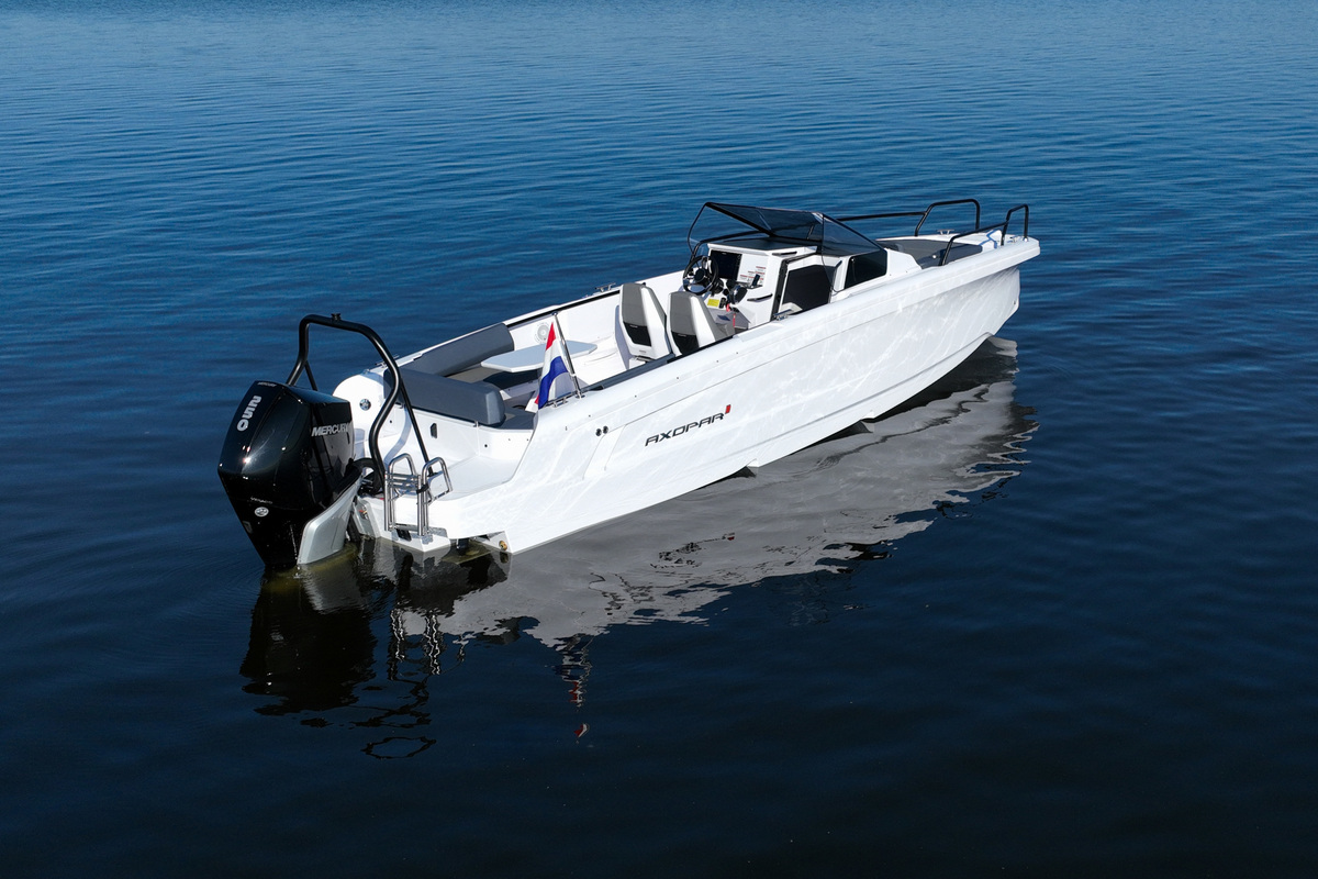 foto: 18 Axopar 25 Cross Bow