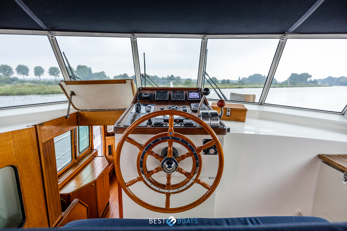 foto: 22 Tradewind 33