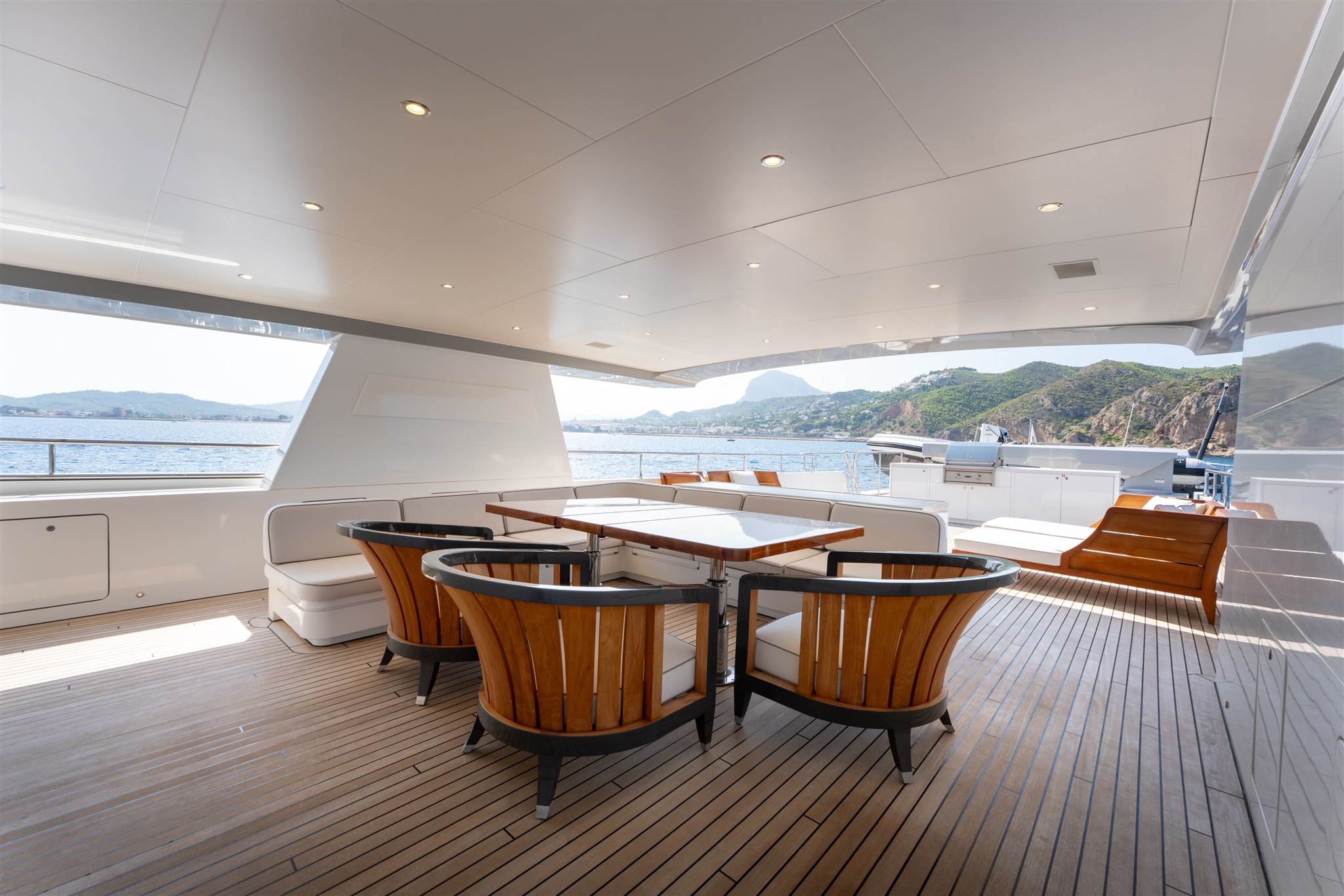 foto: 11 Van Der Valk Shipyard Custom Explorer