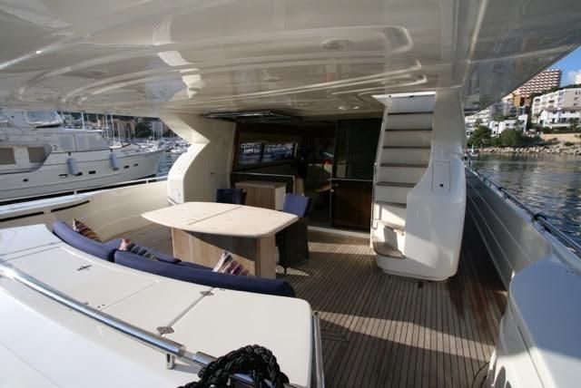 foto: 14 Ferretti  760