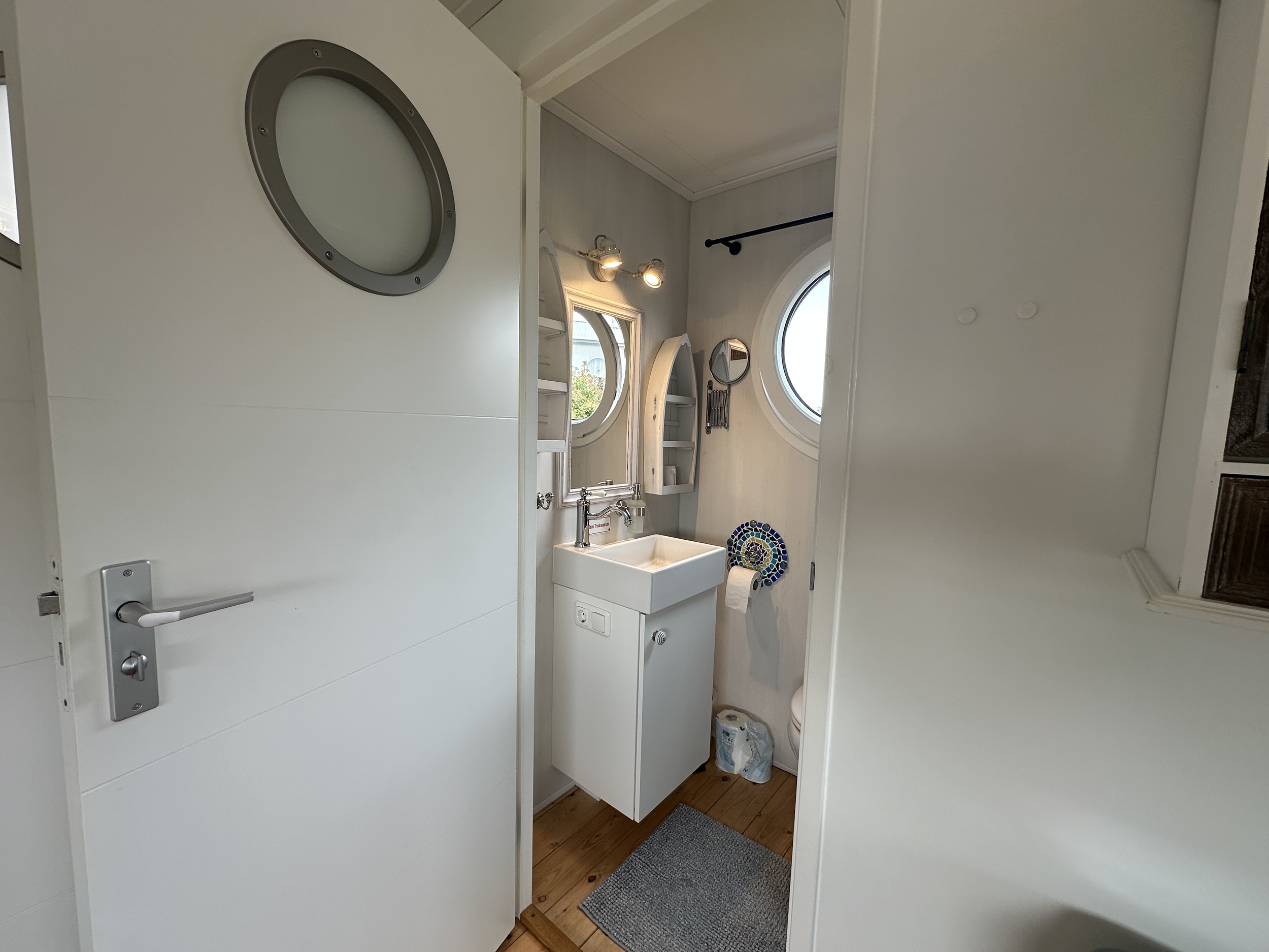 foto: 12 Lotus Houseboats 12 XT - Boven Besturing