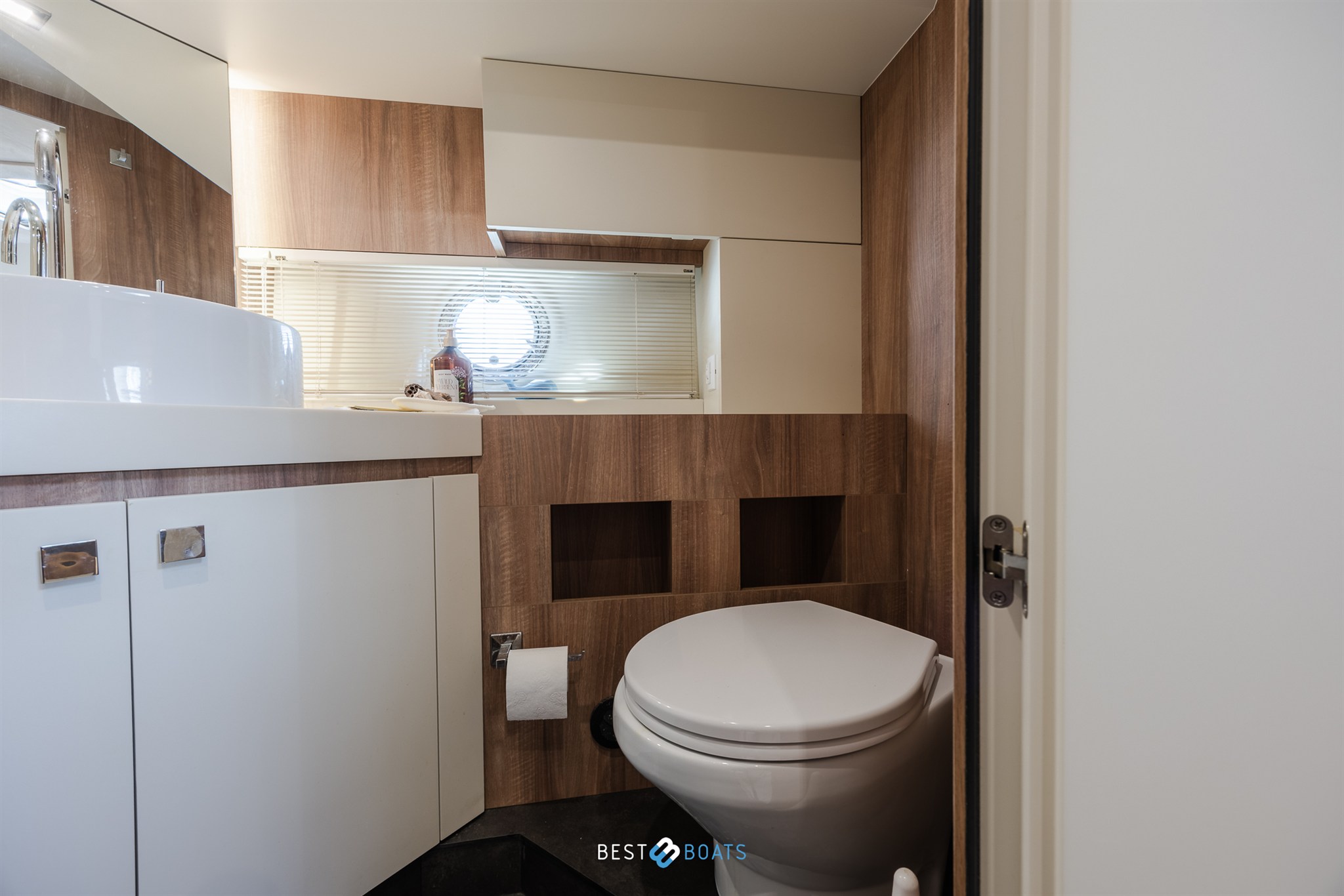 foto: 18 Cranchi Eco Trawler 43 Long Distance