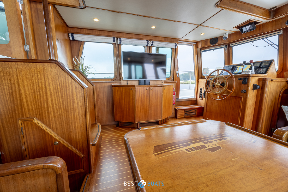 foto: 23 Tradewind 33