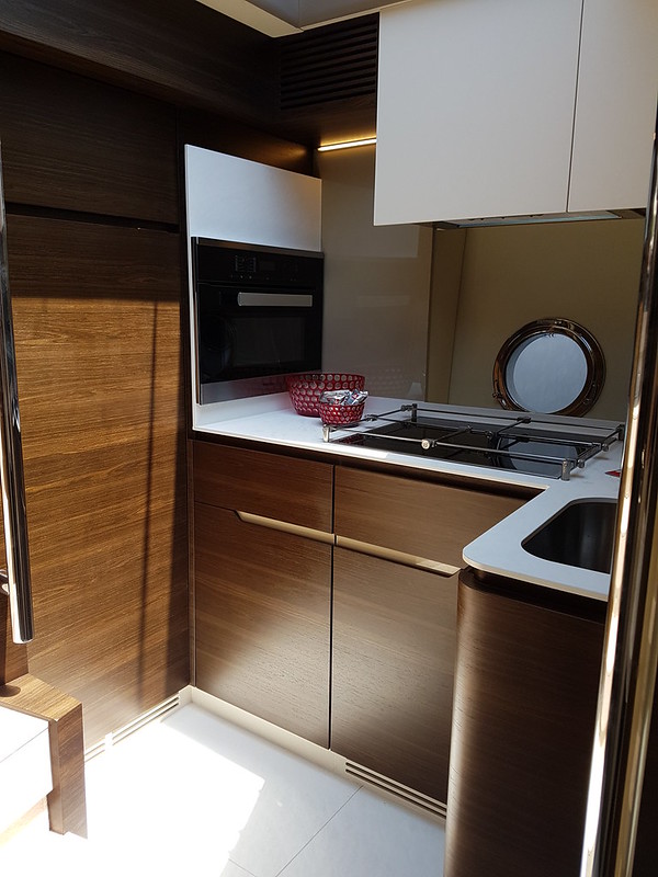 foto: 8 Azimut 50 Fly