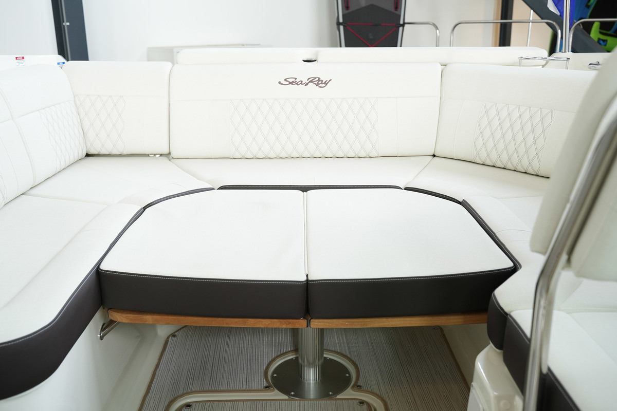 foto: 10 Sea Ray SLX 250