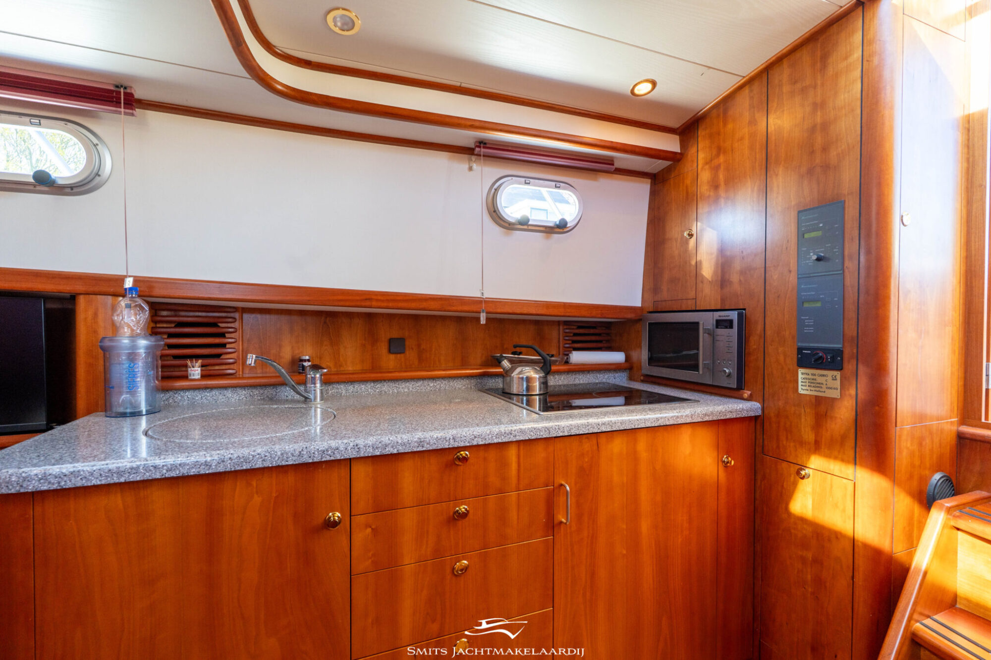 foto: 45 Tryvia Tryvia 1100 OK Cabrio Spiegeldeur