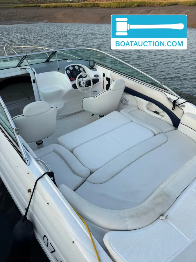 foto: 8 Triton 225 Cuddy