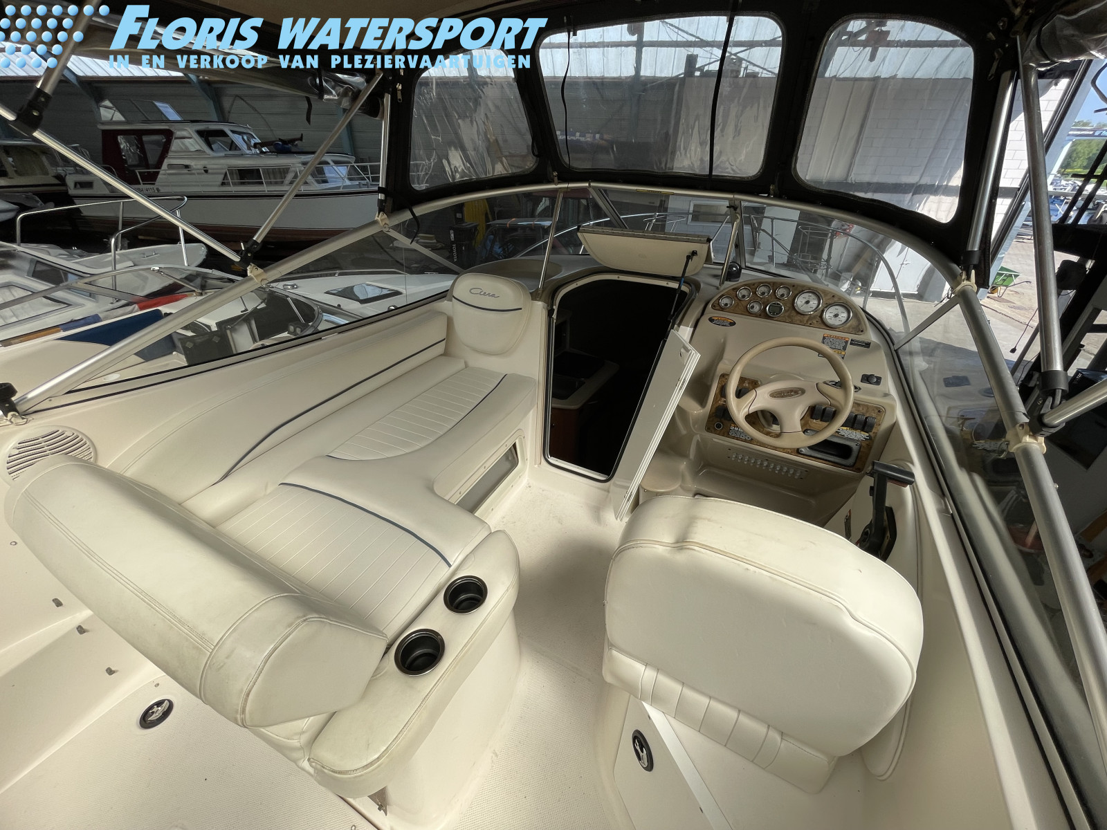 foto: 5 Bayliner 2455