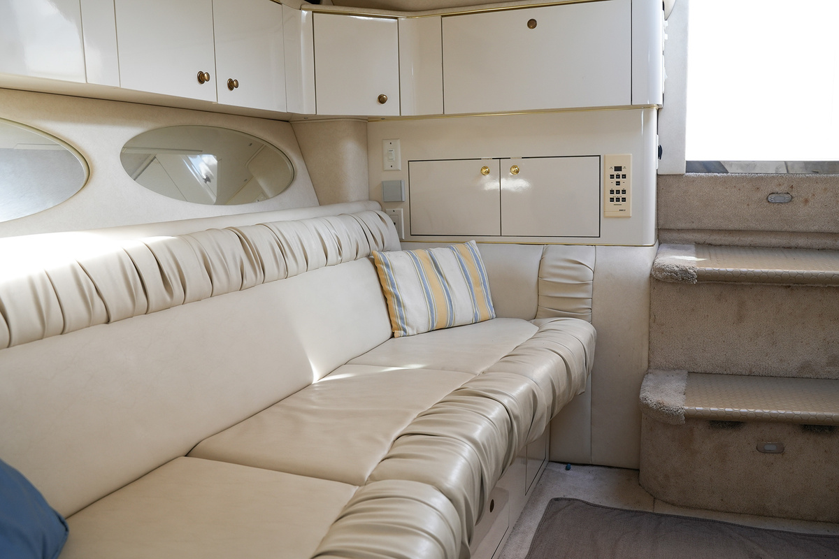 foto: 13 Sea Ray 330 Express Cruiser