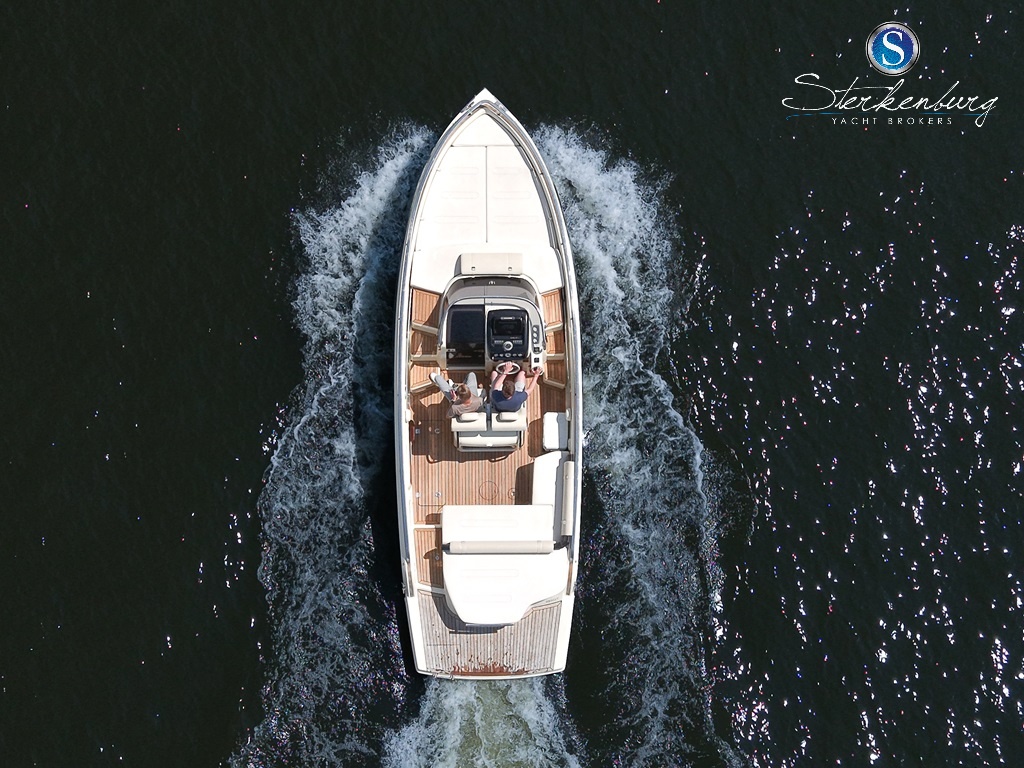 foto: 17 Invictus 280 GT