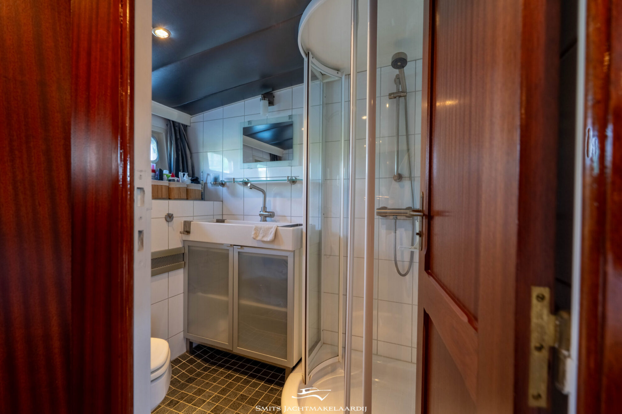 foto: 29 Van der Valk Valk Vitesse 54 Stabilizers