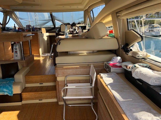 foto: 8 Azimut  54 Fly