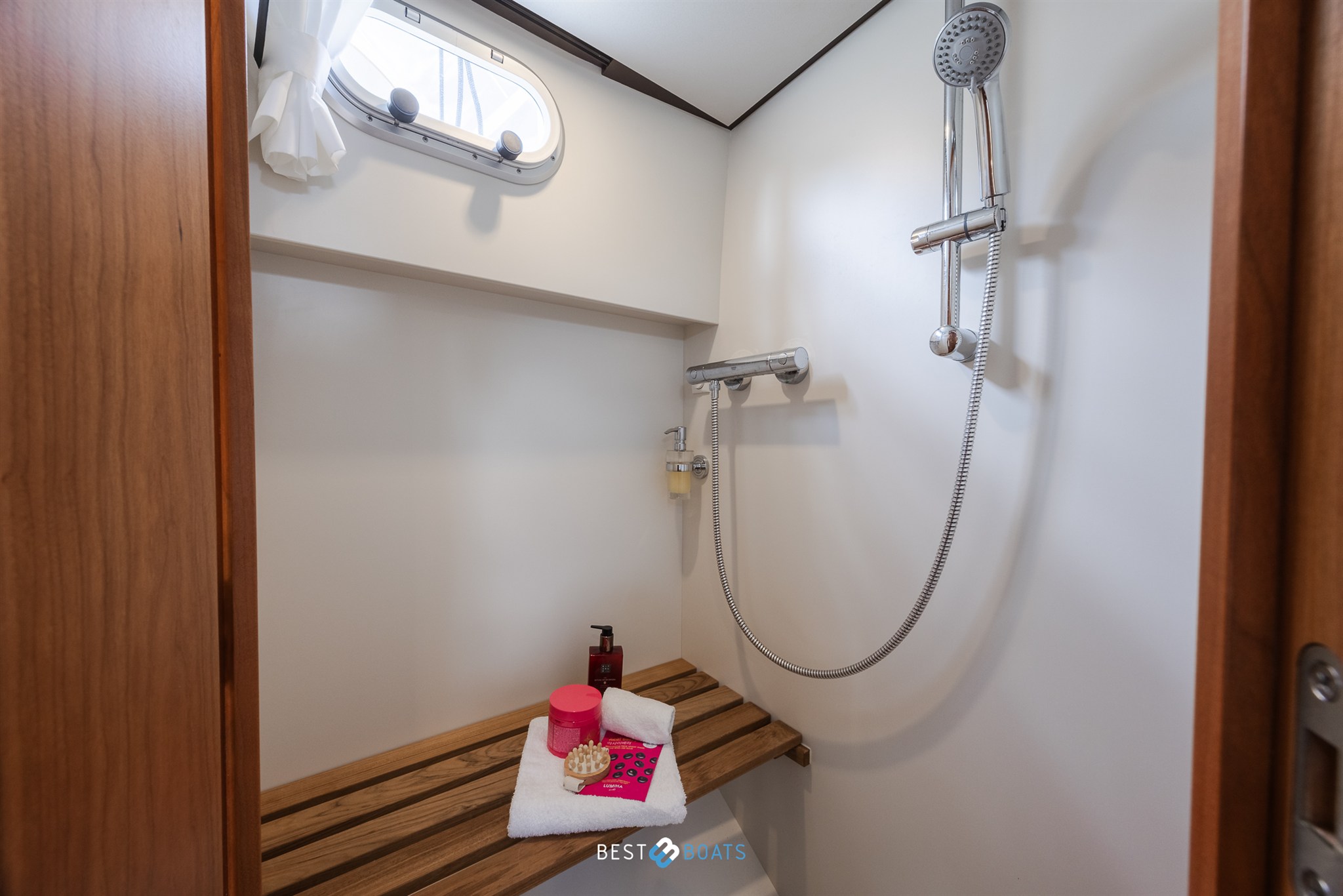 foto: 10 Linssen Grand Sturdy 35.0 Sedan