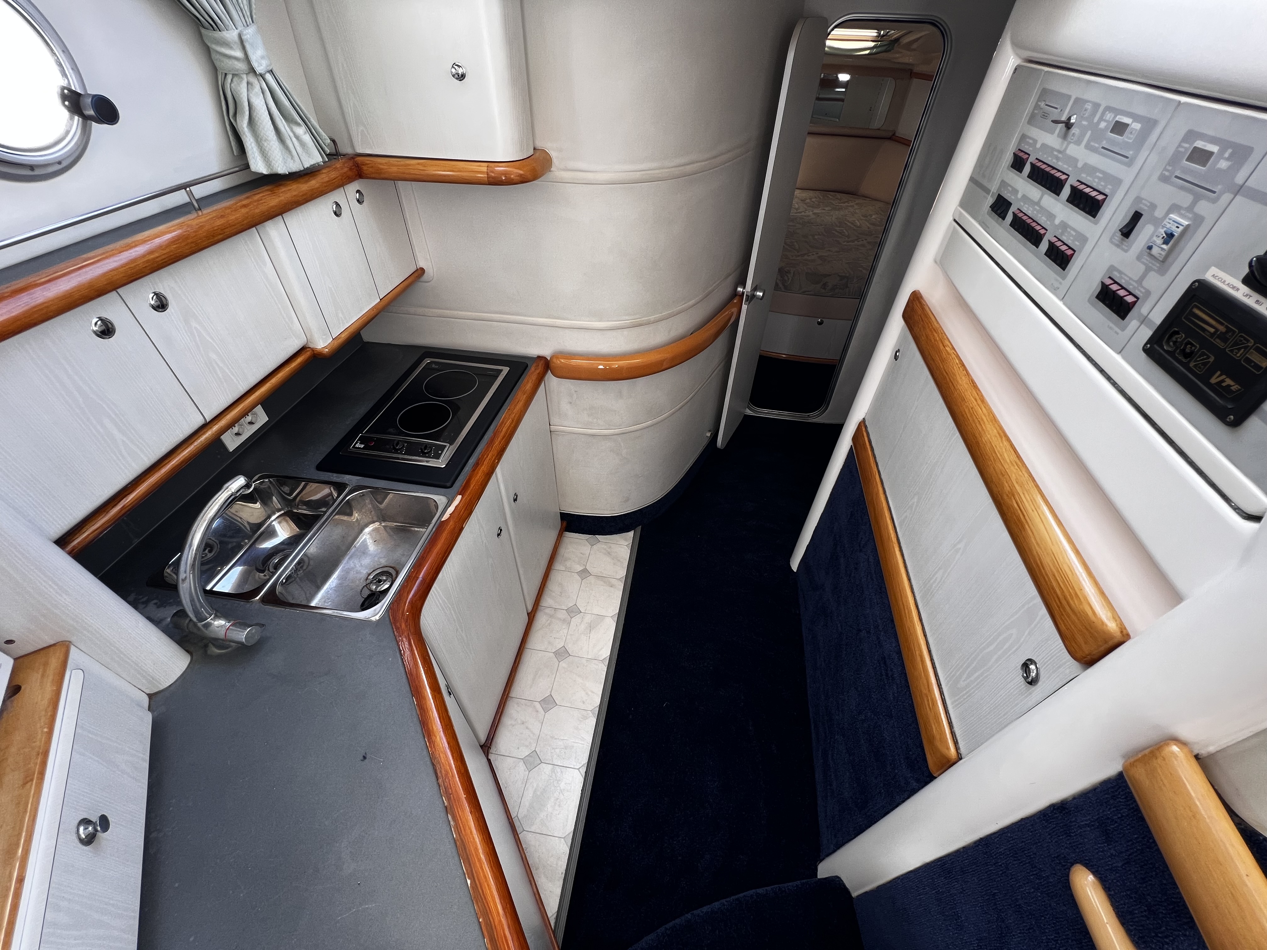 foto: 11 Sealine 420 Statesman