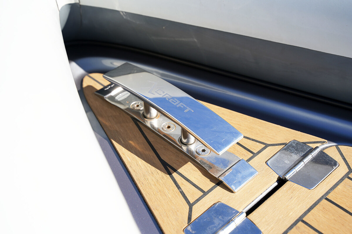 foto: 15 X-Craft R808