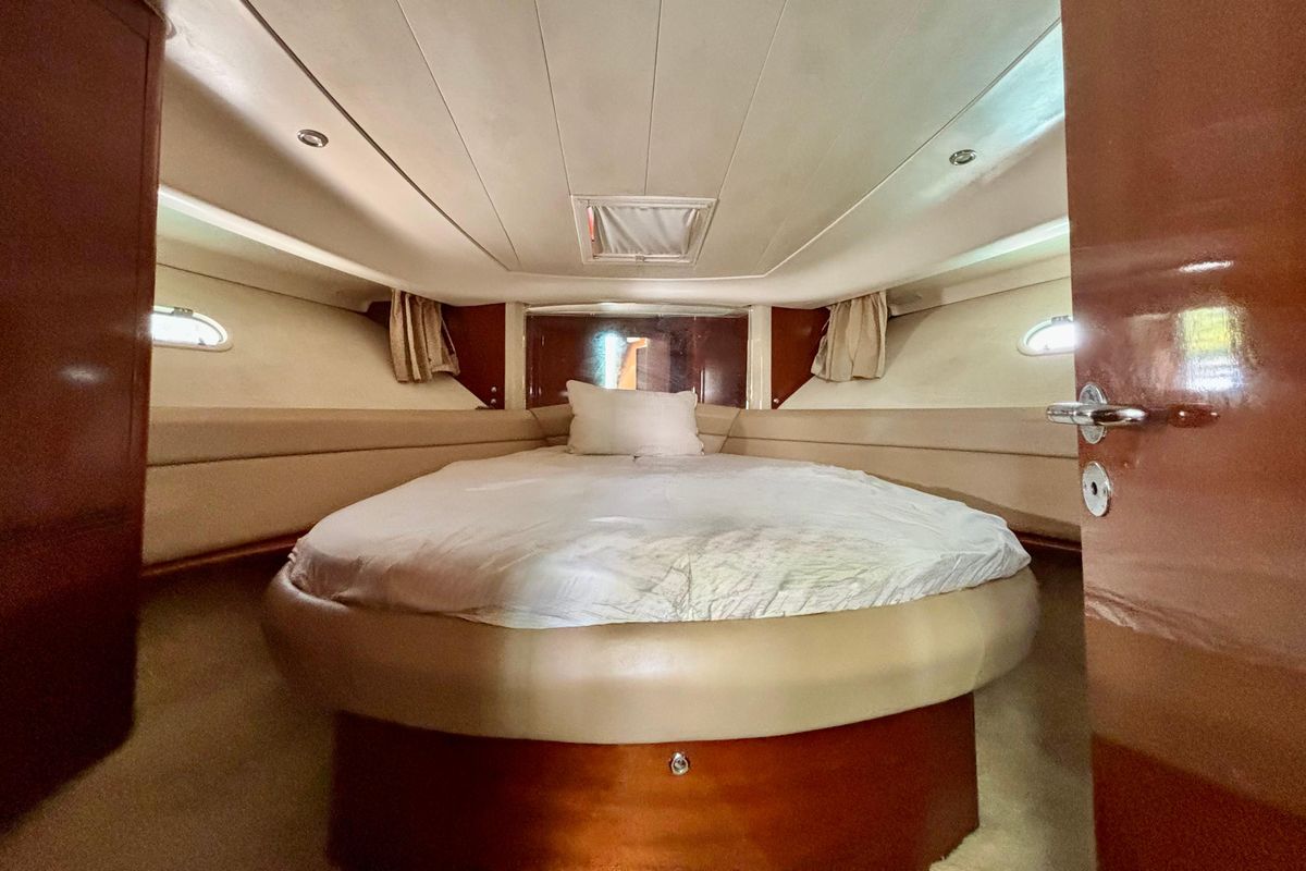 foto: 10 Prestige 42 Fly