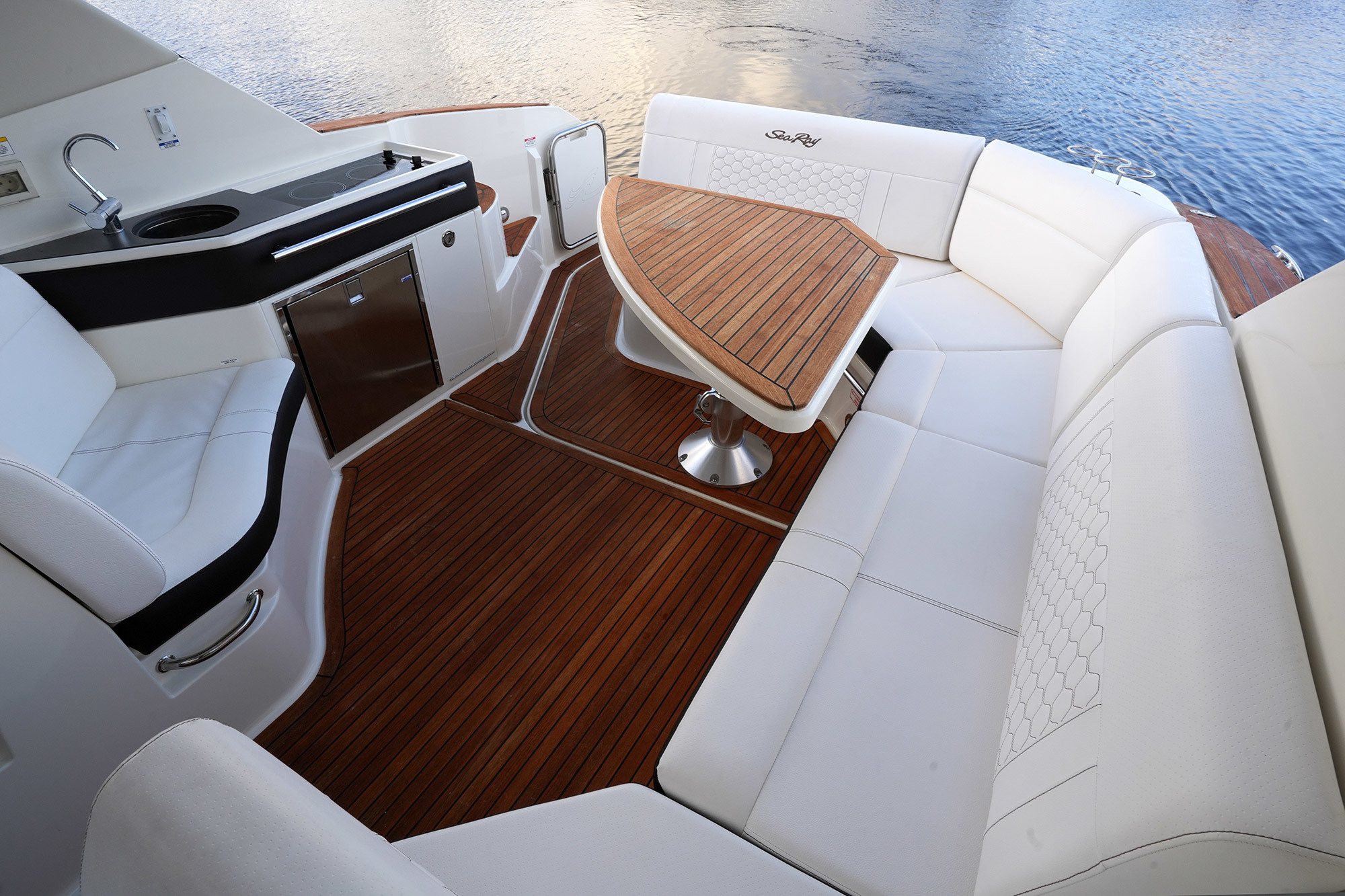 foto: 12 Sea Ray Sundancer 320