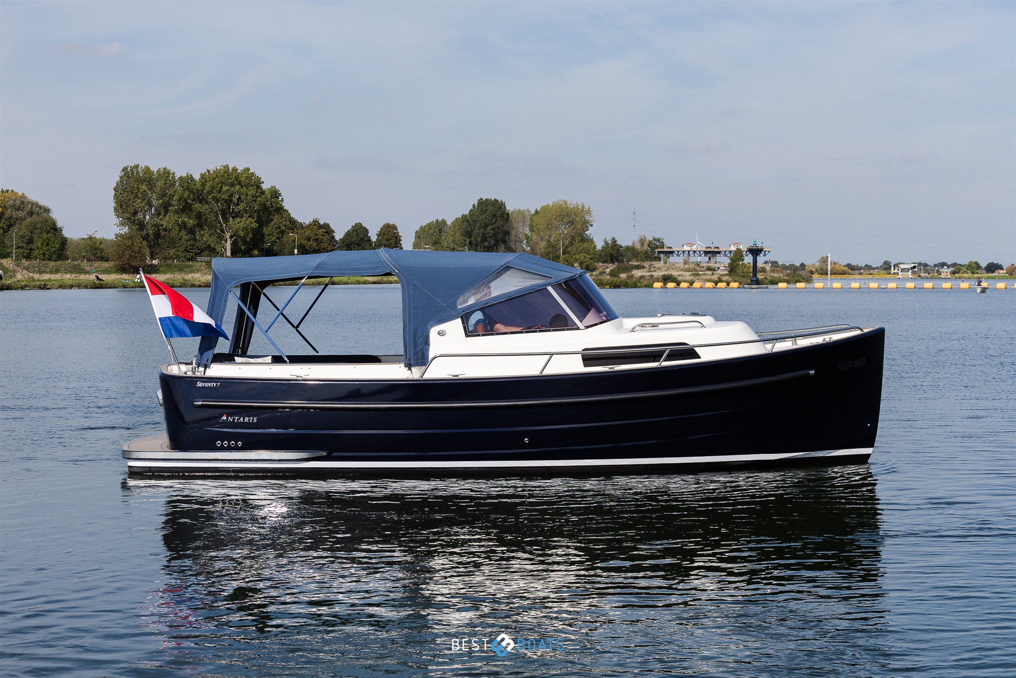 foto: 8 Antaris Seventy7 Cabin