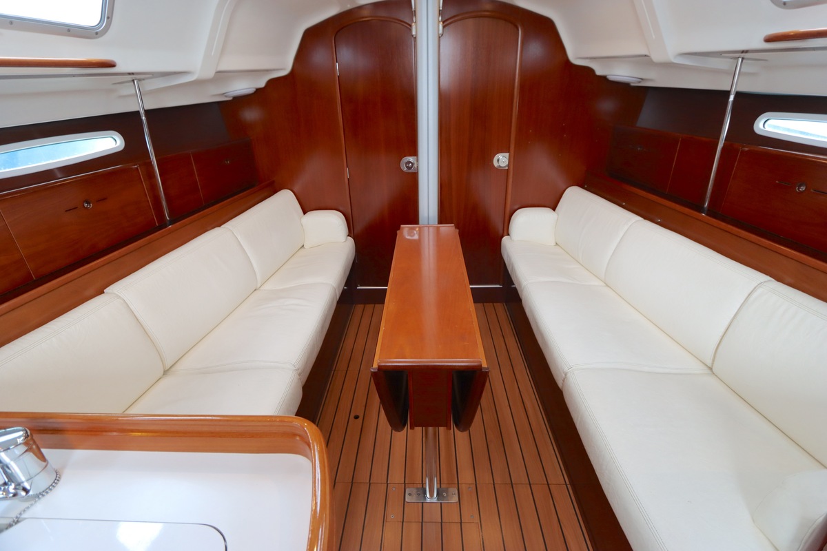 foto: 18 Beneteau  First 36.7 Performance uitvoering
