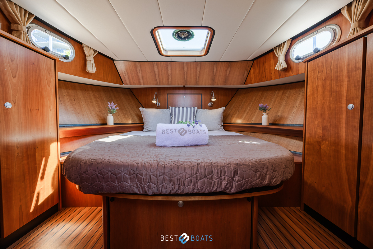 foto: 11 Linssen Grand Sturdy 29.9 Sedan 